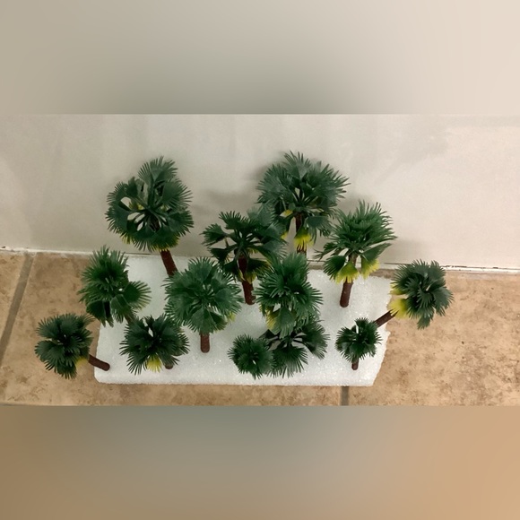 Variety Of Rainforest Palm Tree Set - Picture 16 of 16